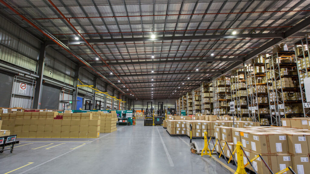 How to Choose the Right LED High Bay Lights for Warehouses: Analysis of 5 Key Parameters